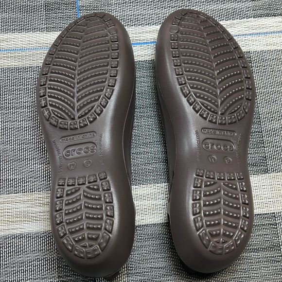 Crocs Womens Slip-On Round Toe Ballet Flats Shoes 10127 Closed Toe 9 Brown EUC - Picture 11 of 16